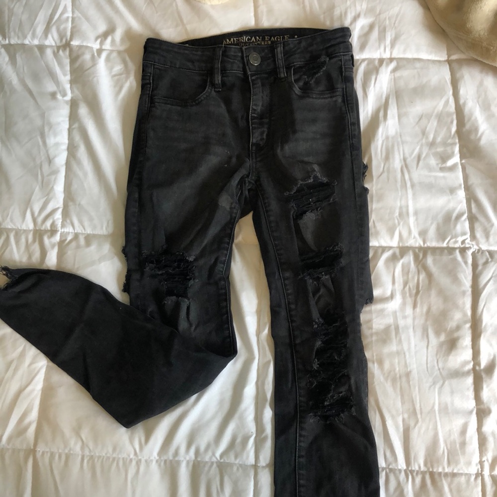 Black ripped skinny jeans